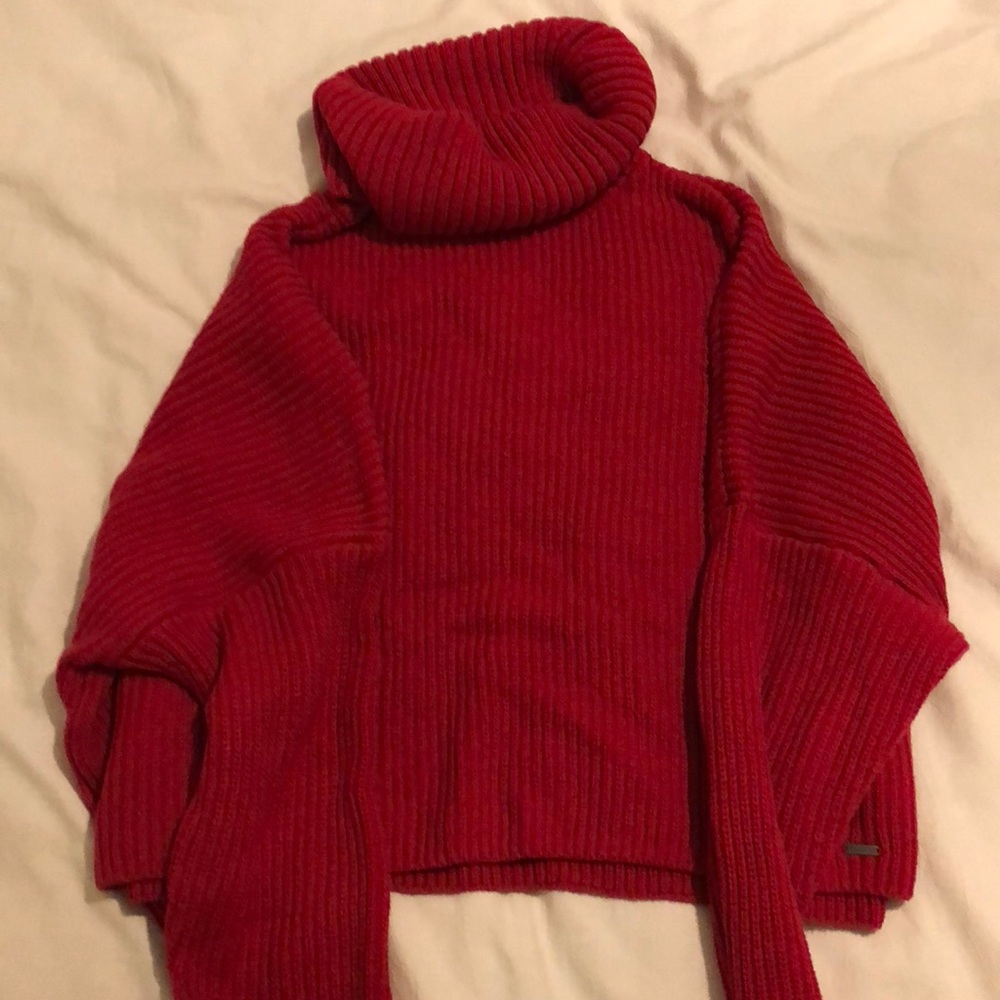 Hollister cropped sweater